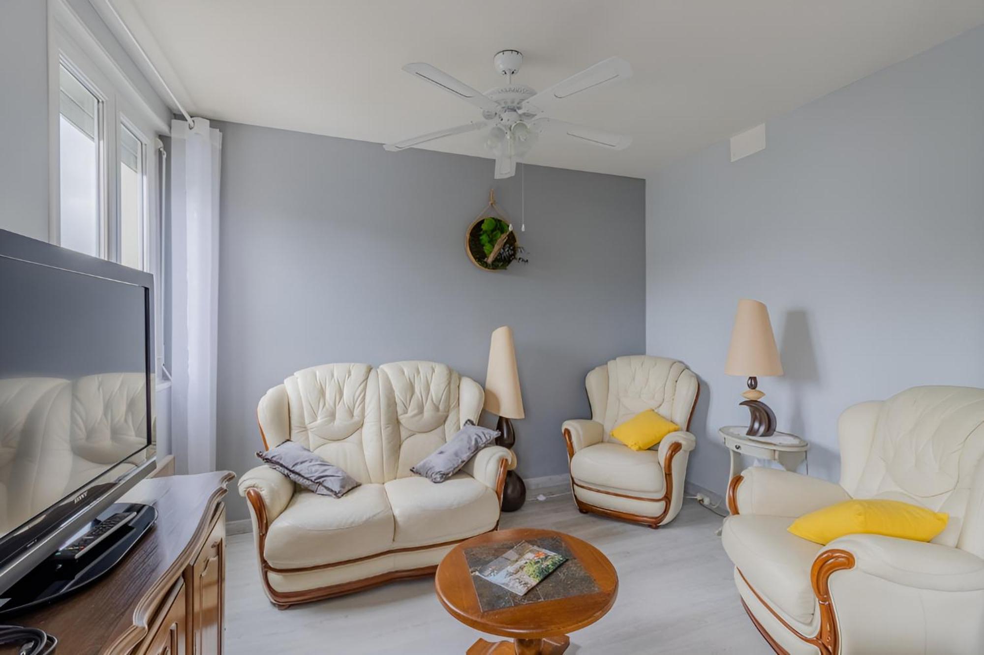Апартаменты Lumineux, Bien Situe Et Tres Calme + Parking Prive Ле-Бюг Экстерьер фото